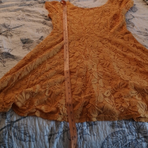 Golden yellow lace skater dress - Picture 5 of 7